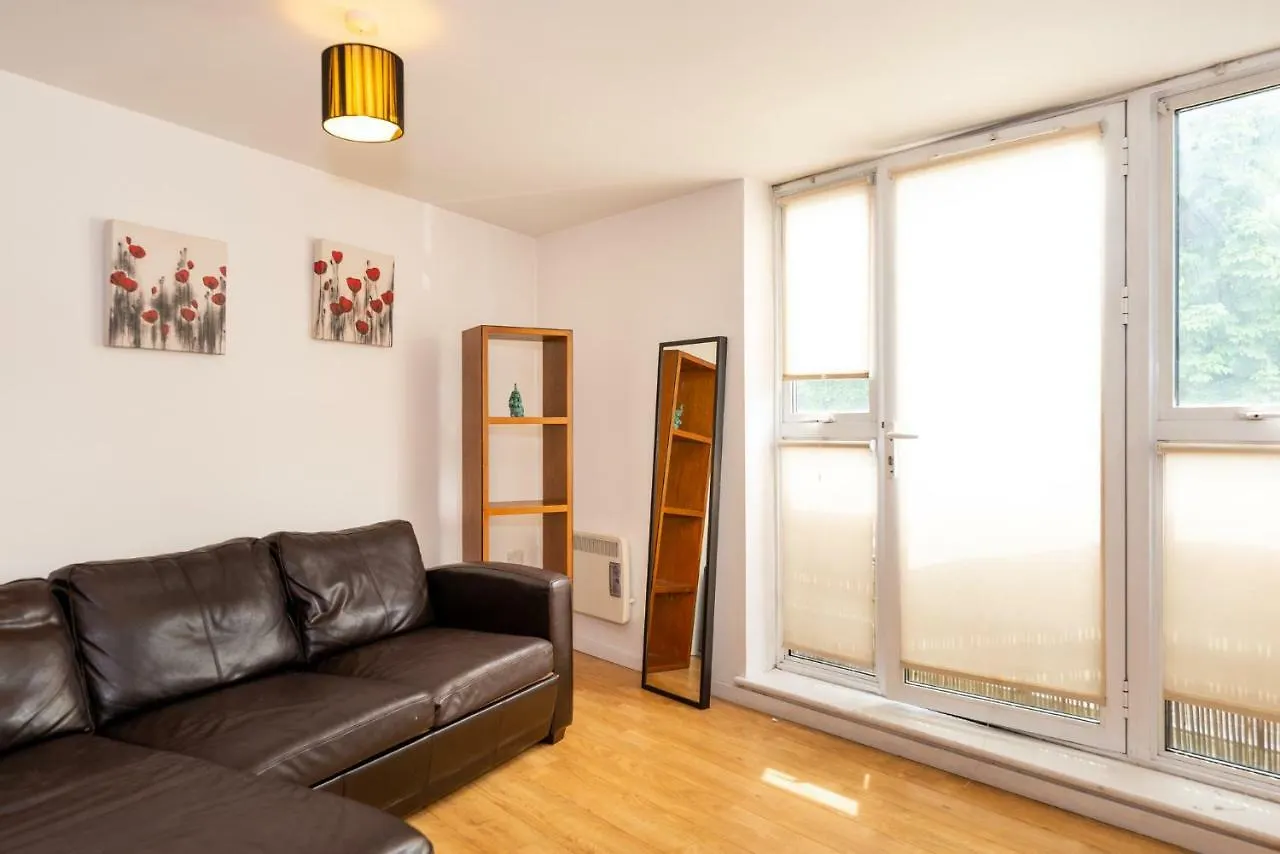 Odyssey House Apartment Twickenham